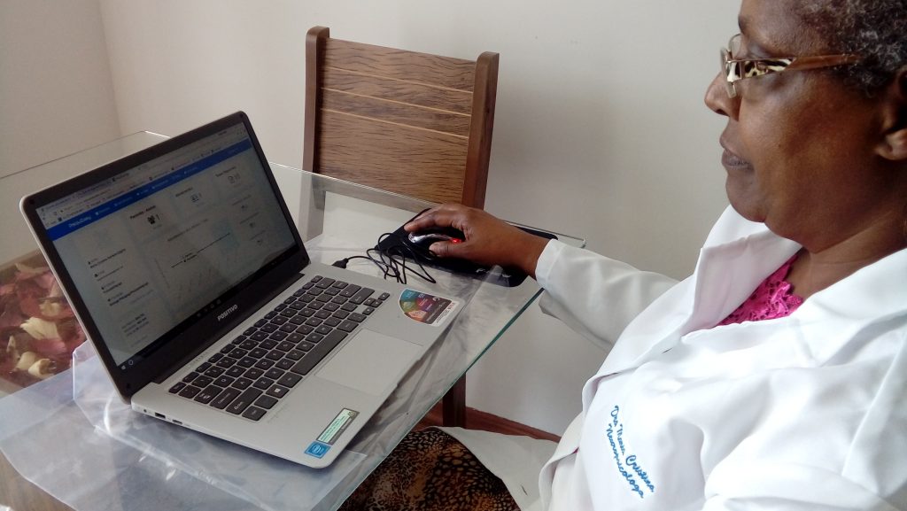 Psicopedagoga Maria Cristina cliente usando PsiquEasy São Paulo